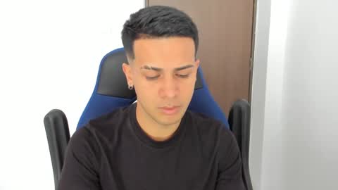 Snapshot of abelasburgo chatting on December 7, 7:32 pm Independence model AbelAsburgo online show from December 7, 7:32 pm