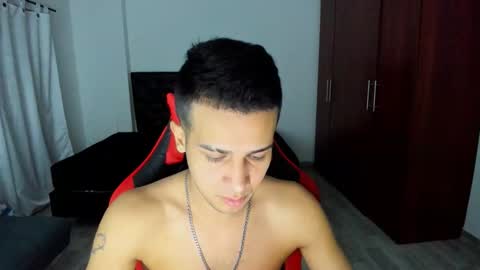 Independence model AbelAsburgo online show from April 26, 1:36 am