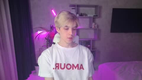 Nick online show from February 10, 4:22 pm