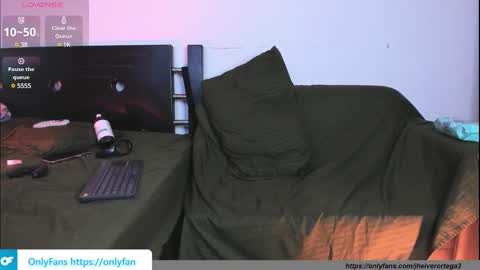 Snapshot of acid_longer chatting on February 22, 9:12 am centric independent model online show from February 22, 9:12 am