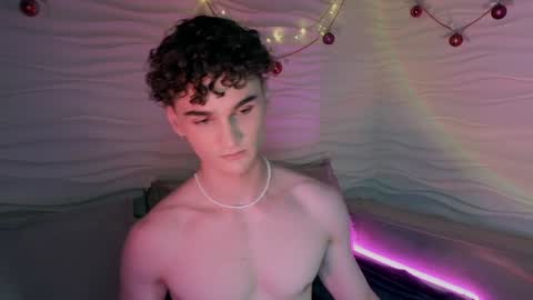 Snapshot of adam_21cm chatting on December 26, 4:58 pm Adam online show from December 26, 4:58 pm