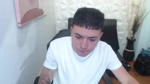 Snapshot of adam_blaze chatting on September 25, 4:39 pm Adam online show from September 25, 4:39 pm