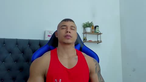 Snapshot of adam_boss chatting on October 17, 8:24 pm adam boss online show from October 17, 8:24 pm