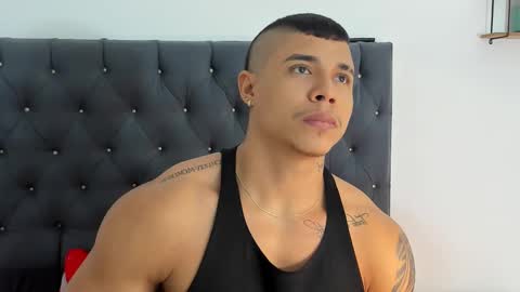 Snapshot of adam_boss chatting on March 12, 10:16 am adam boss online show from March 12, 10:16 am