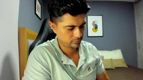 adam clarke online show from April 25, 1:52 am