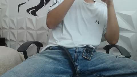 Snapshot of adam_evehotroom chatting on February 14, 11:43 pm adam_evehotroom online show from February 14, 11:43 pm