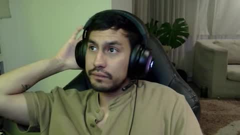 Snapshot of adam_evehotroom chatting on October 8, 5:12 am adam_evehotroom online show from October 8, 5:12 am
