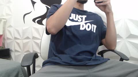 Snapshot of adam_evehotroom chatting on January 31, 3:20 am adam_evehotroom online show from January 31, 3:20 am