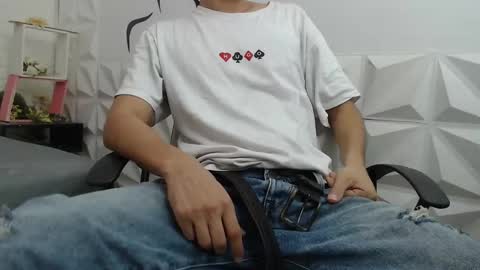 Snapshot of adam_evehotroom chatting on March 1, 5:16 pm adam_evehotroom online show from March 1, 5:16 pm