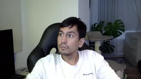 Snapshot of adam_evehotroom chatting on October 13, 10:38 pm adam_evehotroom online show from October 13, 10:38 pm