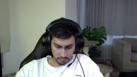 Snapshot of adam_evehotroom chatting on October 6, 12:04 am adam_evehotroom online show from October 6, 12:04 am