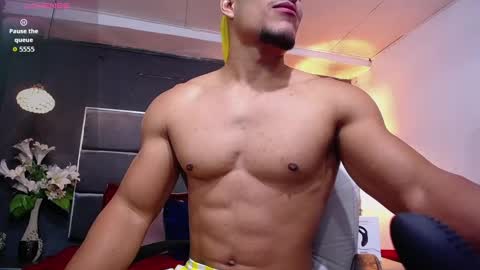 Snapshot of adam_fit19cm chatting on October 3, 2:33 pm Adam online show from October 3, 2:33 pm