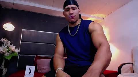 Snapshot of adam_fit19cm chatting on October 14, 2:02 pm Adam online show from October 14, 2:02 pm