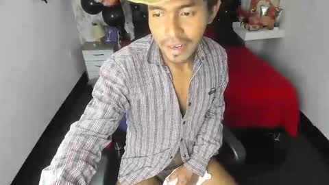 adam_morgan2 online show from October 31, 11:08 pm