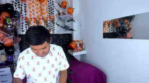 adam_morgan2 online show from October 27, 7:05 pm