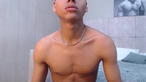 adam_piarse online show from January 31, 8:18 pm