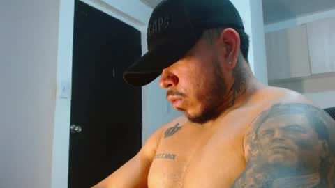 adam shilder7 online show from April 21, 1:42 am