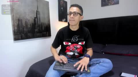adam_walker_1 online show from May 19, 3:07 pm