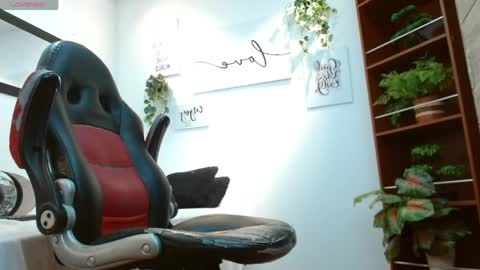 Adam online show from April 24, 10:45 pm