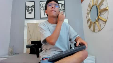 Adams Bobby online show from April 21, 11:05 am