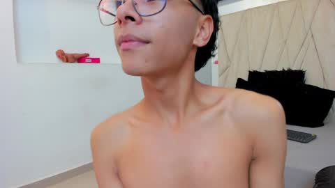 Adams Bobby online show from April 24, 12:40 pm