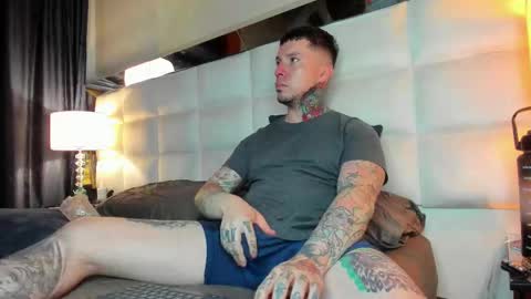 Snapshot of adamtatts chatting on September 22, 2:00 am Adam online show from September 22, 2:00 am