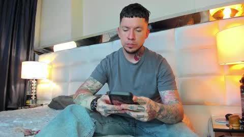 Snapshot of adamtatts chatting on October 5, 3:54 am Adam online show from October 5, 3:54 am