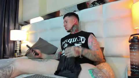 Snapshot of adamtatts chatting on October 6, 3:55 am Adam online show from October 6, 3:55 am