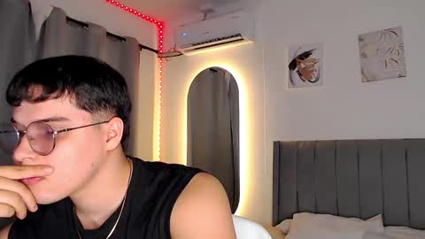 Snapshot of adan___tyler chatting on October 17, 11:53 pm adan___tyler online show from October 17, 11:53 pm