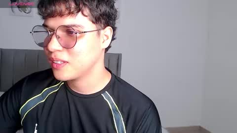 Snapshot of adan___tyler chatting on October 10, 12:59 am adan___tyler online show from October 10, 12:59 am