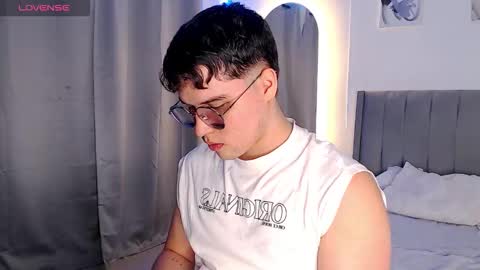 Snapshot of adan___tyler chatting on October 12, 12:48 am adan___tyler online show from October 12, 12:48 am