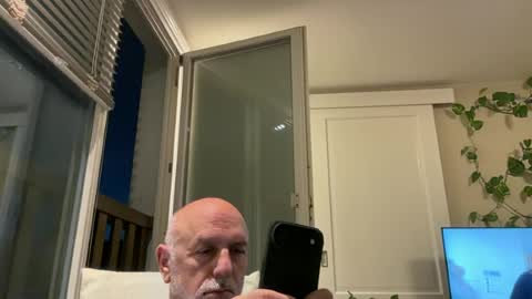 add_me_2 online show from June 22, 9:30 pm