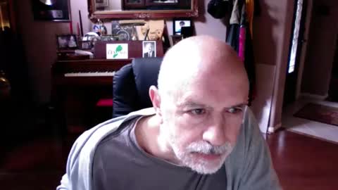 add_me_2 online show from December 3, 5:08 pm