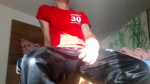 Snapshot of adilad760000 chatting on October 25, 11:01 am adilad760000 online show from October 25, 11:01 am