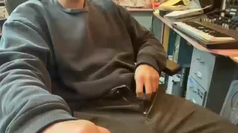 adm999999 online show from October 13, 10:27 pm