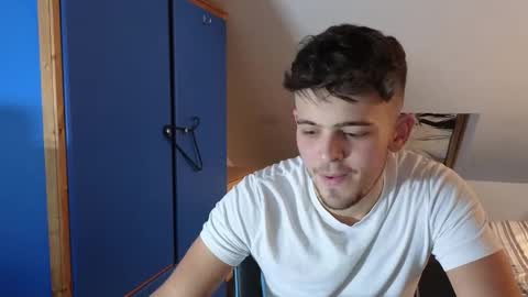 Snapshot of adr_twink chatting on October 12, 11:21 pm ADR Twink online show from October 12, 11:21 pm