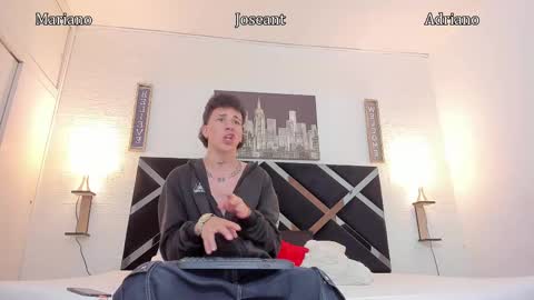 Snapshot of adriano_bigcock chatting on September 10, 4:00 am Adrian online show from September 10, 4:00 am