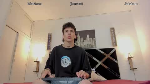 Snapshot of adriano_bigcock chatting on October 18, 3:55 am Adrian online show from October 18, 3:55 am