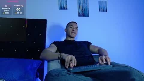 adriel_escalante online show from April 24, 2:14 am