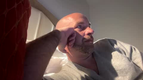 Snapshot of adrienfromparis chatting on January 12, 8:14 pm adrienfromparis online show from January 12, 8:14 pm