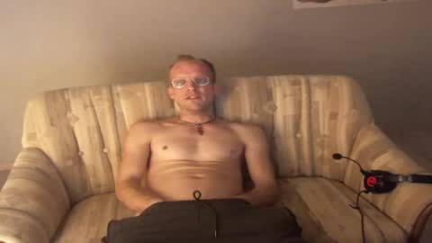 agin17 online show from December 3, 9:56 pm