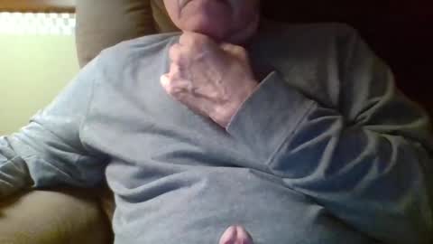 aguynrkfrd online show from December 15, 10:01 am