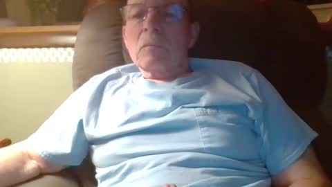 aguynrkfrd online show from November 11, 10:42 am