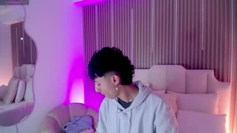 Aiden online show from March 1, 1:00 pm