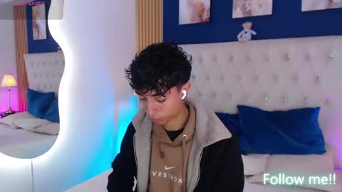 Aiden online show from April 24, 1:24 pm