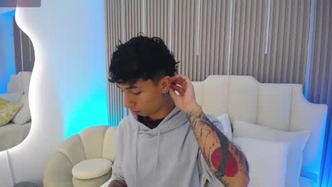 Aiden online show from March 10, 1:06 pm