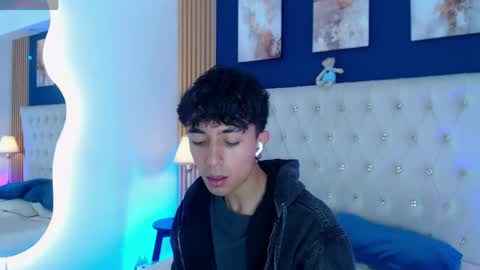 Aiden online show from April 22, 1:16 pm