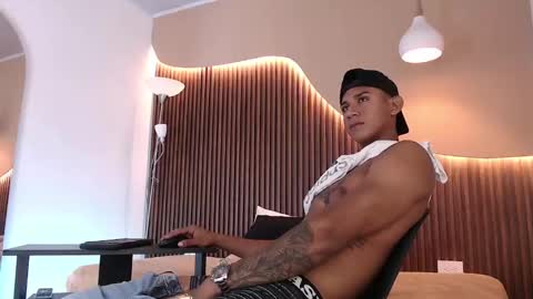 Snapshot of aiden_steel chatting on September 27, 2:59 pm Aiden online show from September 27, 2:59 pm