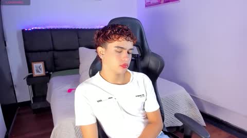 Aiden  online show from November 25, 1:02 pm