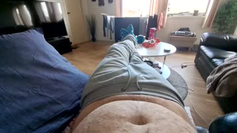 ak_2 online show from April 25, 8:17 am